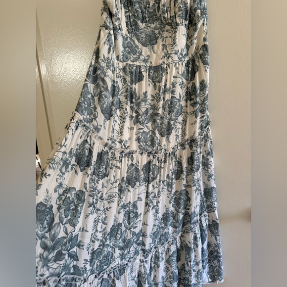 Women Dress - Picture 4 of 4